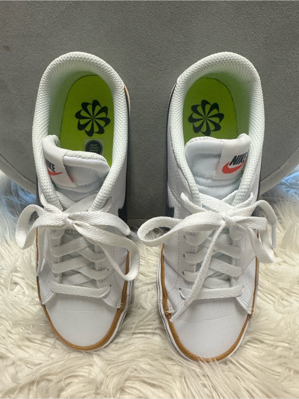 Nike Low-Top Sneakers | White/Black | Size 7 - Picture 8 of 8